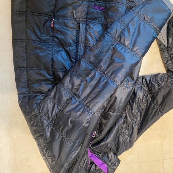 Cabela’s Lightweight Puffer/Windbreaker Black Jacket with Magenta Trim! Medium! - Picture 14 of 15